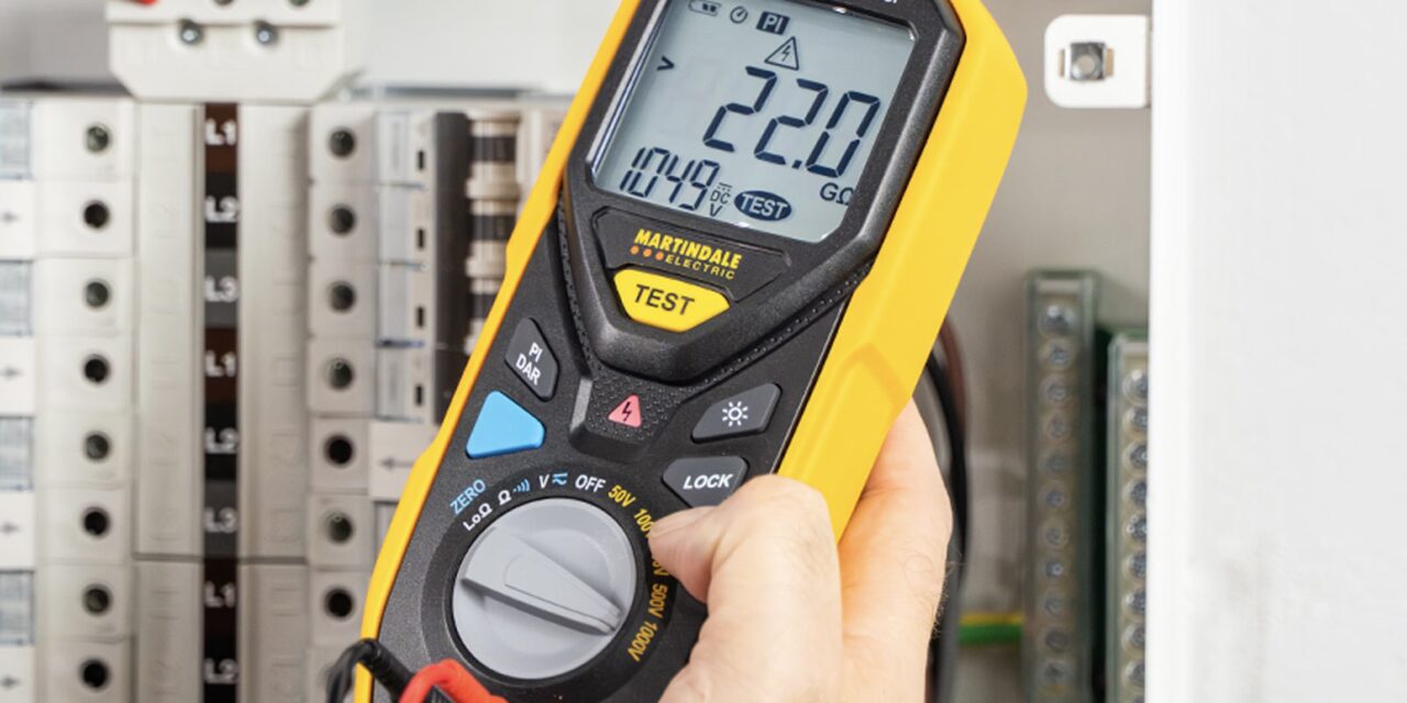 Insulation tester offers compact measurement